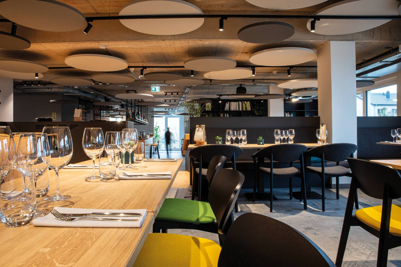 La salle du restaurant se trouve au fond de l’espace. (Photo: Belvedere Architecture)