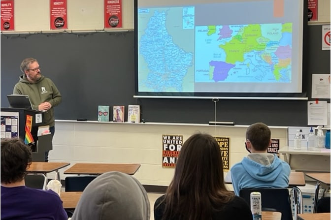 There is a thriving community of people with Luxembourg heritage in the US state of Wisconsin, with some 2,300 of them living in the village of Belgium, according to the Luxembourg American Cultural Society. Marc Zimer (pictured at a school in Wisconsin) has helped set up exchange programs between Junglinster and another Wisconsin town, La Crosse. Photo: Provided by Marc Zimer