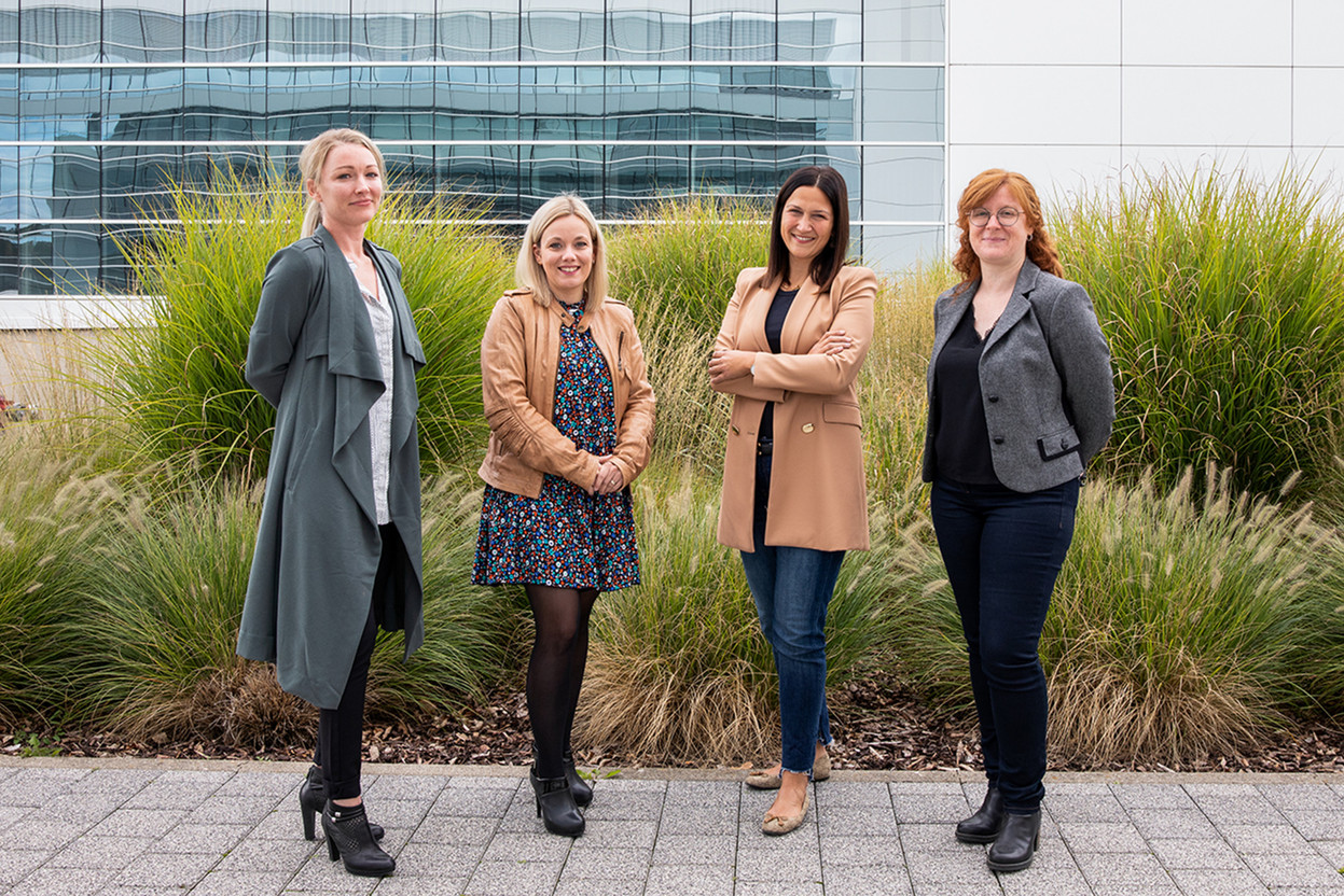Rachel Hemery, Director, Accounting PERE, Amélie Frontain, Senior Manager, Fund Central Administration, Emmanuelle Bonat, Senior Manager, Human Resources, et Sinéad Deschietere, Manager, VAT nous donnent la recette de la success-story de Value Partners. Crédit photos : Marie Rusillo – MAISON MODERNE