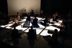 The Sunset Rooftop Yoga + Live Music event took place on 3 June 2026 at the Draï Eechelen Museum. (Photo: Virginie Willemet/Vyou)