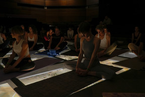 The Sunset Rooftop Yoga + Live Music event took place on 3 June 2026 at the Draï Eechelen Museum. (Photo: Virginie Willemet/Vyou)