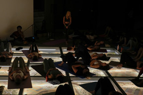 The Sunset Rooftop Yoga + Live Music event took place on 3 June 2026 at the Draï Eechelen Museum. (Photo: Virginie Willemet/Vyou)