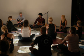 Laurent Peckels, Sumanth Manjunath and Isabelle Thill (Exhale Yoga). (Photo: Virginie Willemet/Vyou)