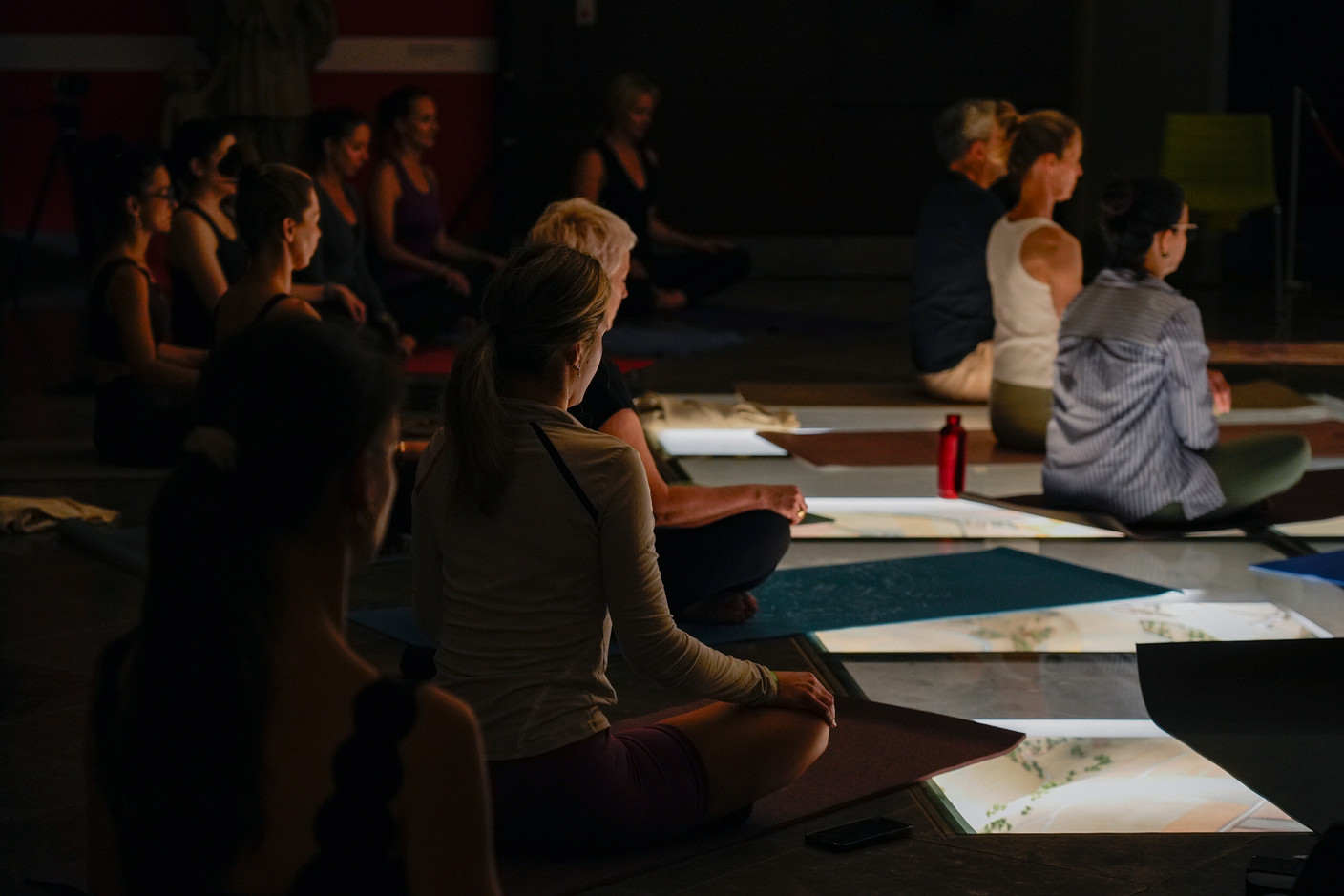 The Sunset Rooftop Yoga + Live Music event took place on 3 June 2026 at the Draï Eechelen Museum. (Photo: Virginie Willemet/Vyou)