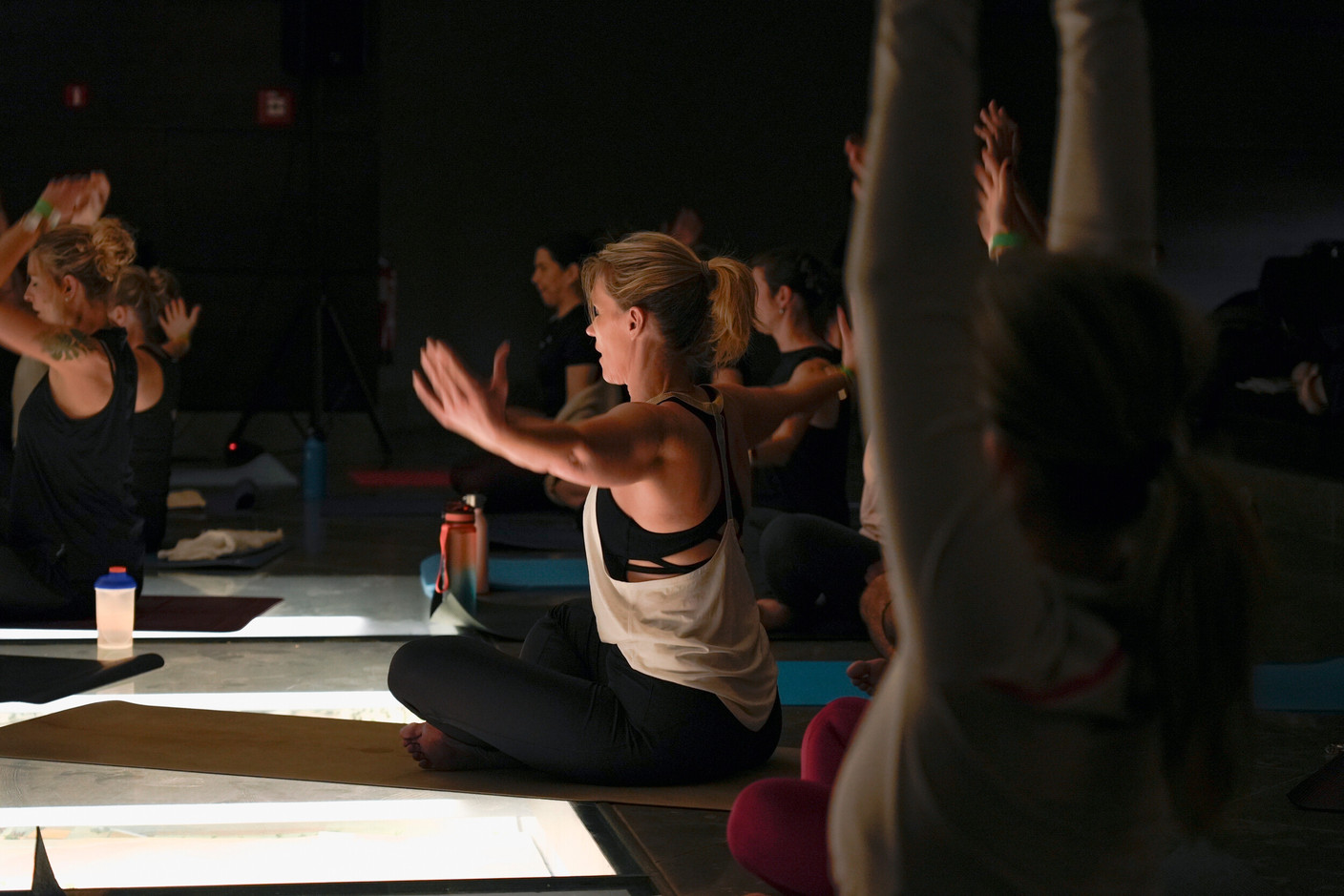 The Sunset Rooftop Yoga + Live Music event took place on 3 June 2026 at the Draï Eechelen Museum. (Photo: Virginie Willemet/Vyou)