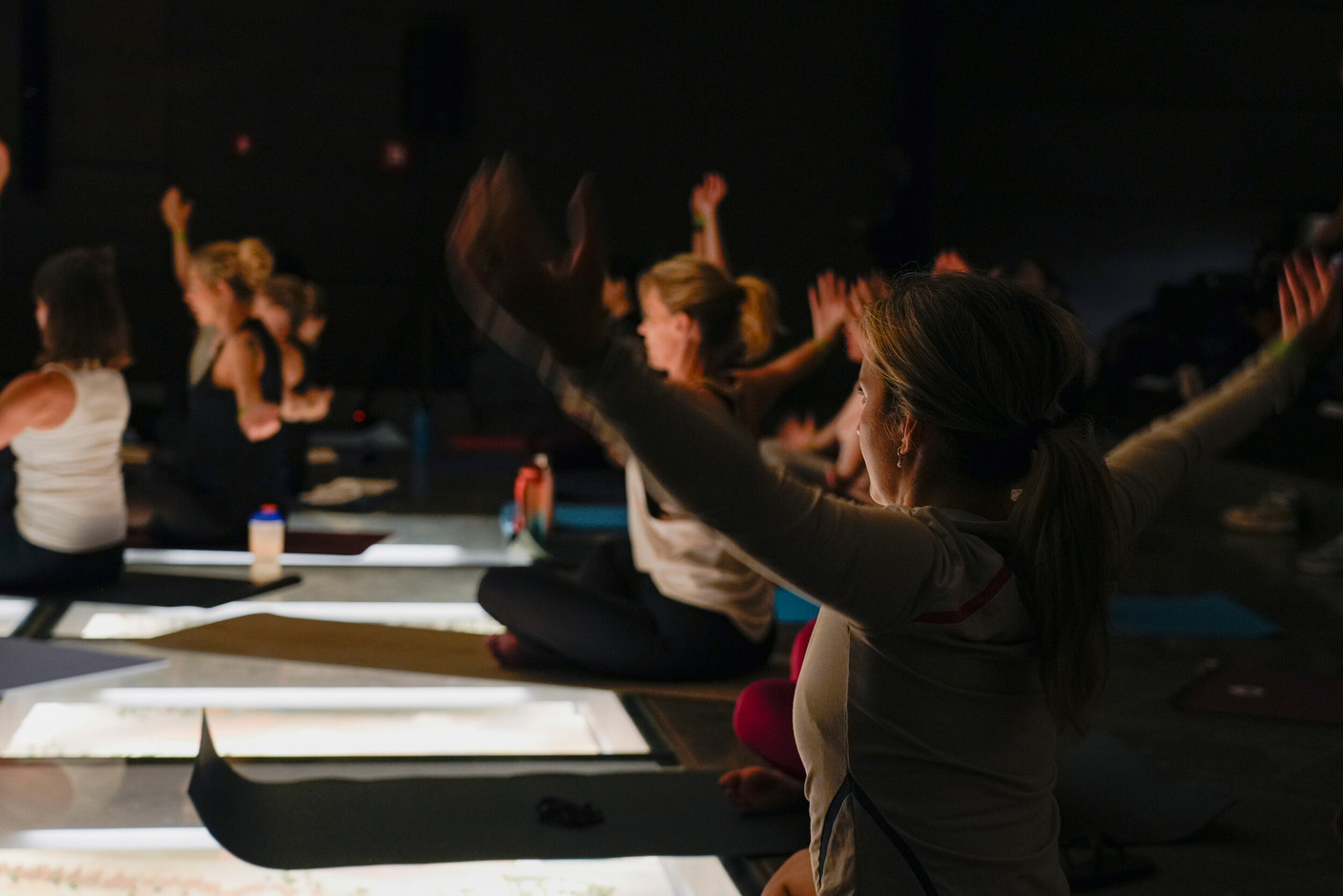 The Sunset Rooftop Yoga + Live Music event took place on 3 June 2026 at the Draï Eechelen Museum. (Photo: Virginie Willemet/Vyou)