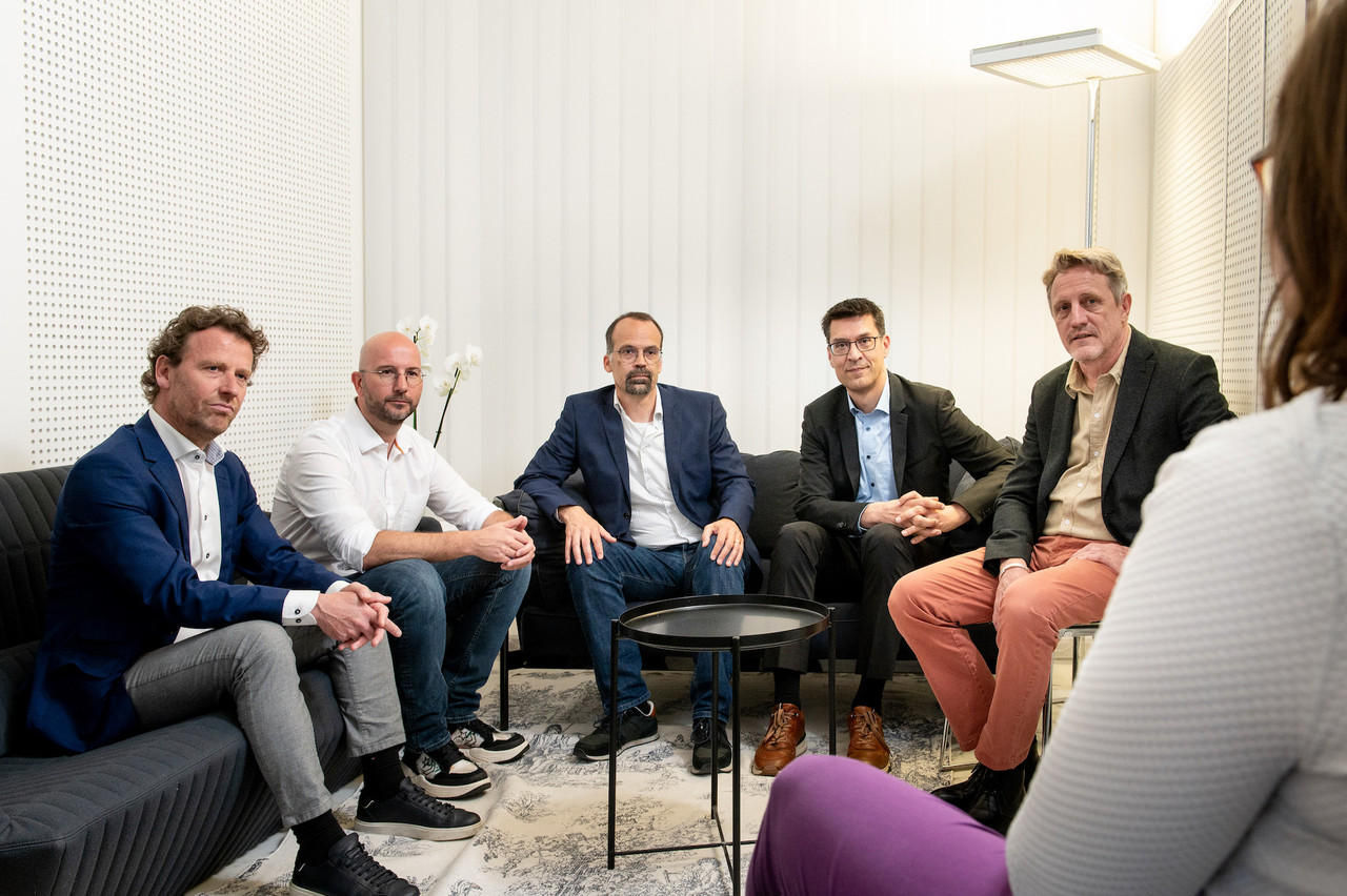 Alain Bossaer (ex-COO of VK architects+engineers, now buildings division director at Sweco Belgium), David Determe (managing director of Betic, part of Sweco), Gilles Christnach (managing director of Betic, part of Sweco), Erwin Malcorps (chairman of Sweco Belgium) and Pierre Van Den Eynde (future country manager of Betic, part of Sweco). Photo: Marie De Decker