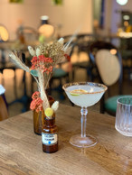 Des cocktails savamment préparés et une décoration soignée plongent immédiatement dans l’ambiance chaleureuse de Madame Jeanette. (Photo: Maison Moderne)