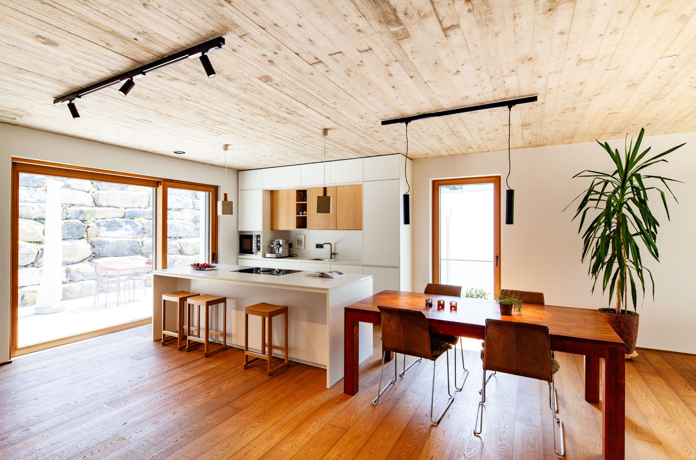 Raw materials are favoured for the interior fittings. Photo: Camille Dengler