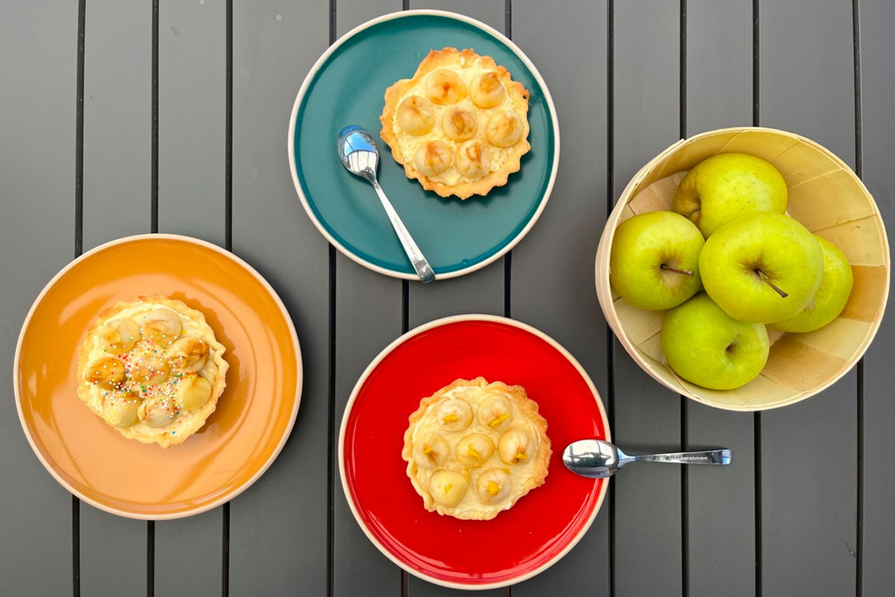 Billes de pomme moelleuses, crème pâtissière acidulée… cette recette est une revisite originale de la tartelette aux pommes! (Photo: Lisa Cacciatore/Maison Moderne)