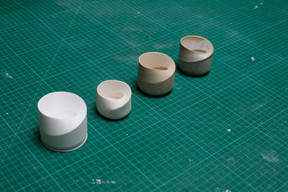 Vue des prototypes ayant servi à l’élaboration de la tasse. ((Photo: Matic Zorman/Maison Moderne))