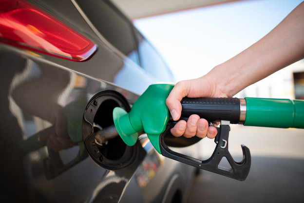 Mécaniquement, l’augmentation de 5 euros de la taxe CO2 fera grimper les prix des carburants d’environ 1,5 centime dès le 1er janvier prochain.  (Photo: Shutterstock)