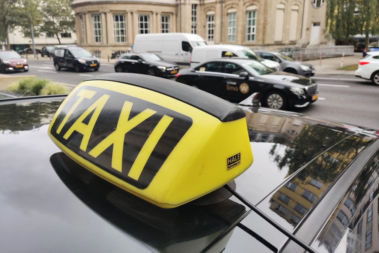 Sur les 1.300 chauffeurs de taxi avec un permis et une licence, seuls 150 sont actuellement actifs au Luxembourg. (Photo: Christophe Lemaire/Maison Moderne/Archives)
