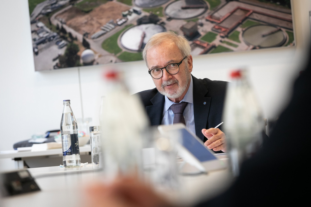 “Team Europe magnifies our impact and the difference we can make towards global challenges like the covid pandemic and climate change,” said EIB president, Werner Hoyer. Library photo: Blitz Agency / Michel Zavagno