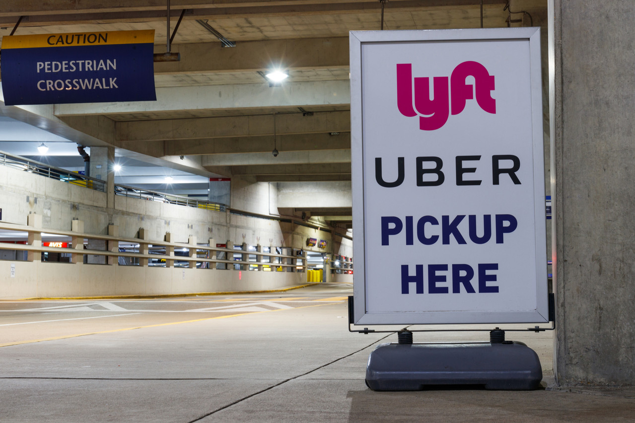 Par rapport à leurs plus hauts en bourse, Uber a perdu 33% de sa valeur et Lyft 50%, plombés par leurs dettes respectives. (Photo: Shutterstock)