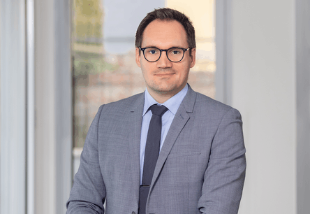 Alexis Glavasevic, Senior Associate en droit du travail chez NautaDutilh Avocats Luxembourg . © NautaDutilh Avocats Luxembourg