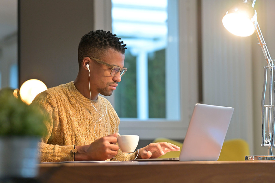 French border workers can telework without tax limits until the end of 2021. (Photo: Shutterstock)