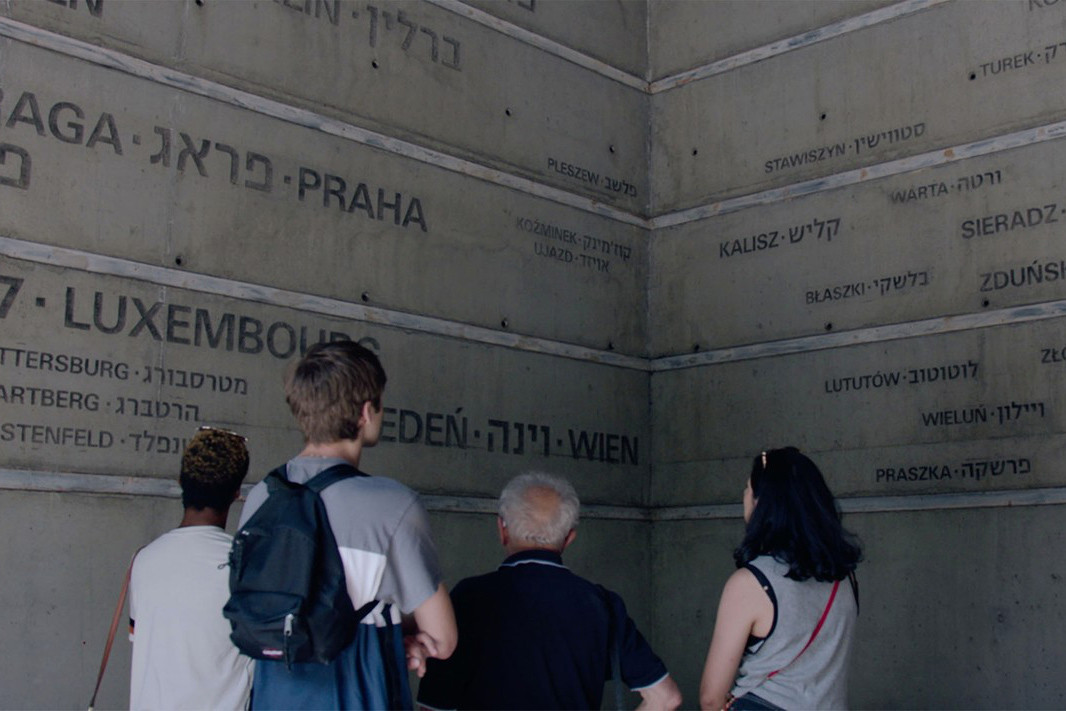 À travers leur voyage sur les traces des déportés juifs luxembourgeois en Pologne, ces jeunes interrogent pleinement notre histoire contemporaine. (Photo: Paul Thiltges Distributions)