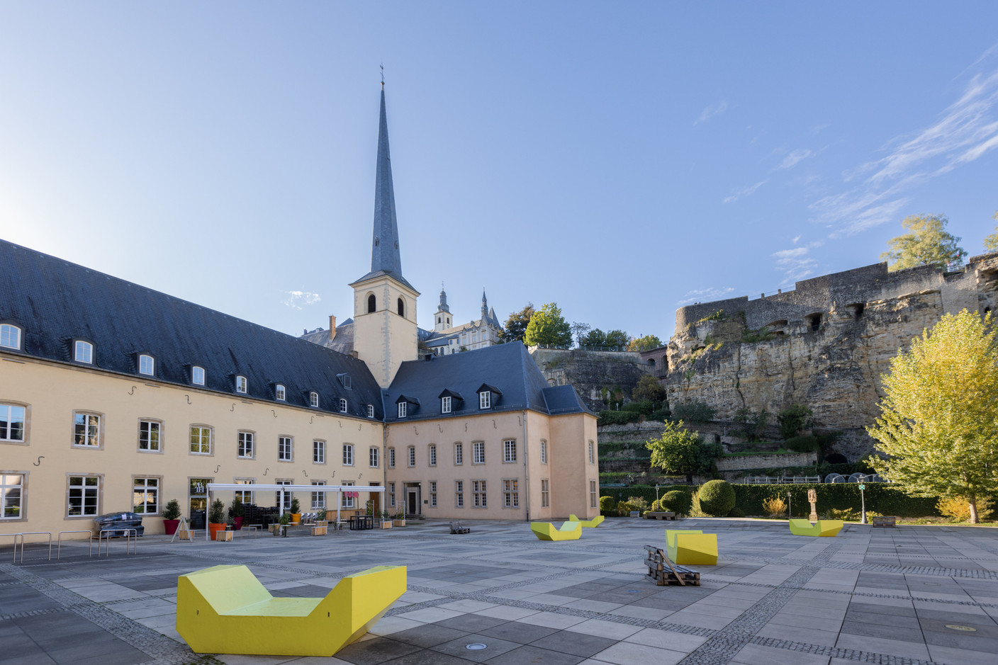 Des concerts plus importants peuvent être organisés dans la cour de l'abbaye de Neimënster. Photo d'archive : Romain Gamba