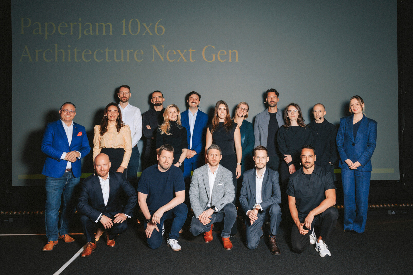 Pedro Castilho (Verbalius), Michael Taelman (CBRE), Alix Bellac (Paperjam), Maxence Dupuis (Moreno), Philippe Bosch (Made Architecture), Jackie Ley (Metaform), Bujar Hasani (ODA Architects), Hatim Chebli (Beng Architectes), Antoine Bitaine (Made Architecture), Alice Prum (M3 Architectes/YAA), Edith Nothar (Beng Architectes), Ivan Badiarov (Badiarov Architects), Antoine Iung (a+a), Céline Zimmer (Less Yellow/Eist Neit Wunnen Agence), Gianni Bartolomeo (a+a), Philippe Nathan (2001) and Marie-Jo Gutenkauf (Paperjam). Photo : Julian Pierrot / Paperjam