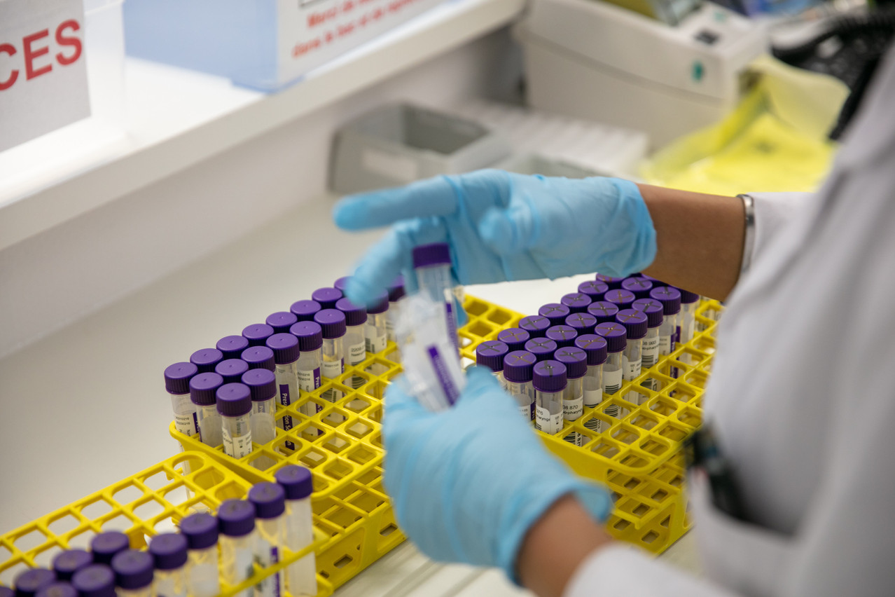Faire payer les tests PCR pourrait même augmenter la radicalisation de certains anti-vaccins, craint la CCDH. (Photo: Maison Moderne/Archives)
