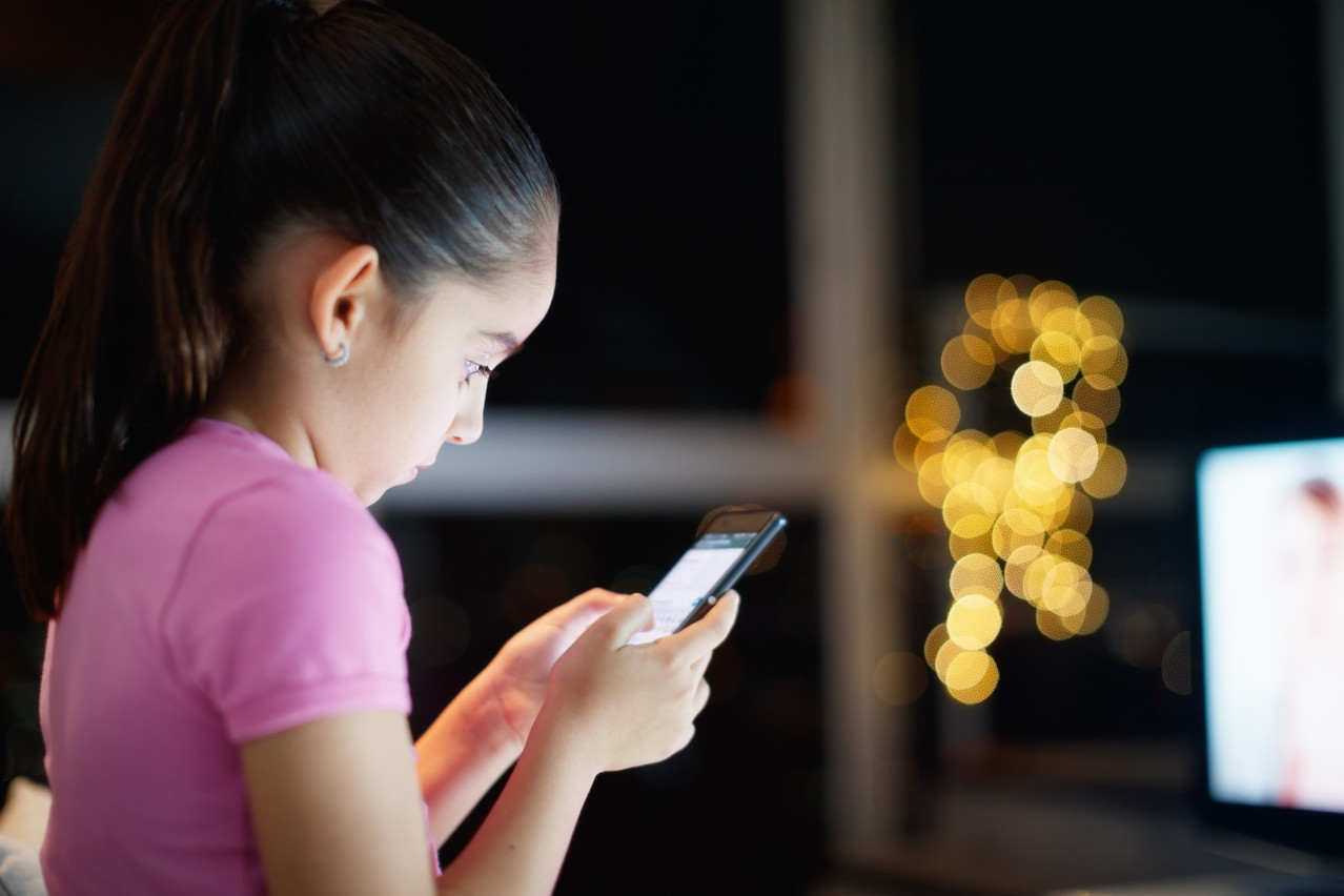 “The weight of risks and damage clearly outweighs that of opportunities, which can be guaranteed by other means,” says Okaju, (the ombudsman for children and adolescents) on the subject of digital technology. Photo: Shutterstock