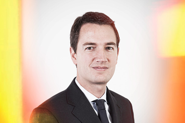 P eter Myners, Partner and Co-Head of Global Alternative Investment Initiative at Allen & Overy .   (Photo: Maison Moderne)