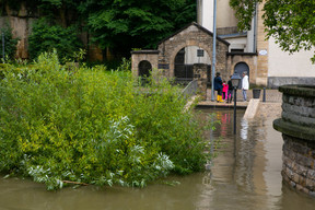 Heavy rainfall led the Alzette river to swell in Luxembourg City’s Grund district, 15 July 2021. Matic Zorman / Maison Moderne