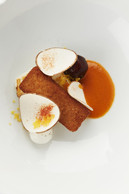 Bart Desmidt and Philip Vandamme at the helm: French gourmet cuisine with Japanese influences, boasting two Michelin stars. (Photo: Heikki Verdurme)
