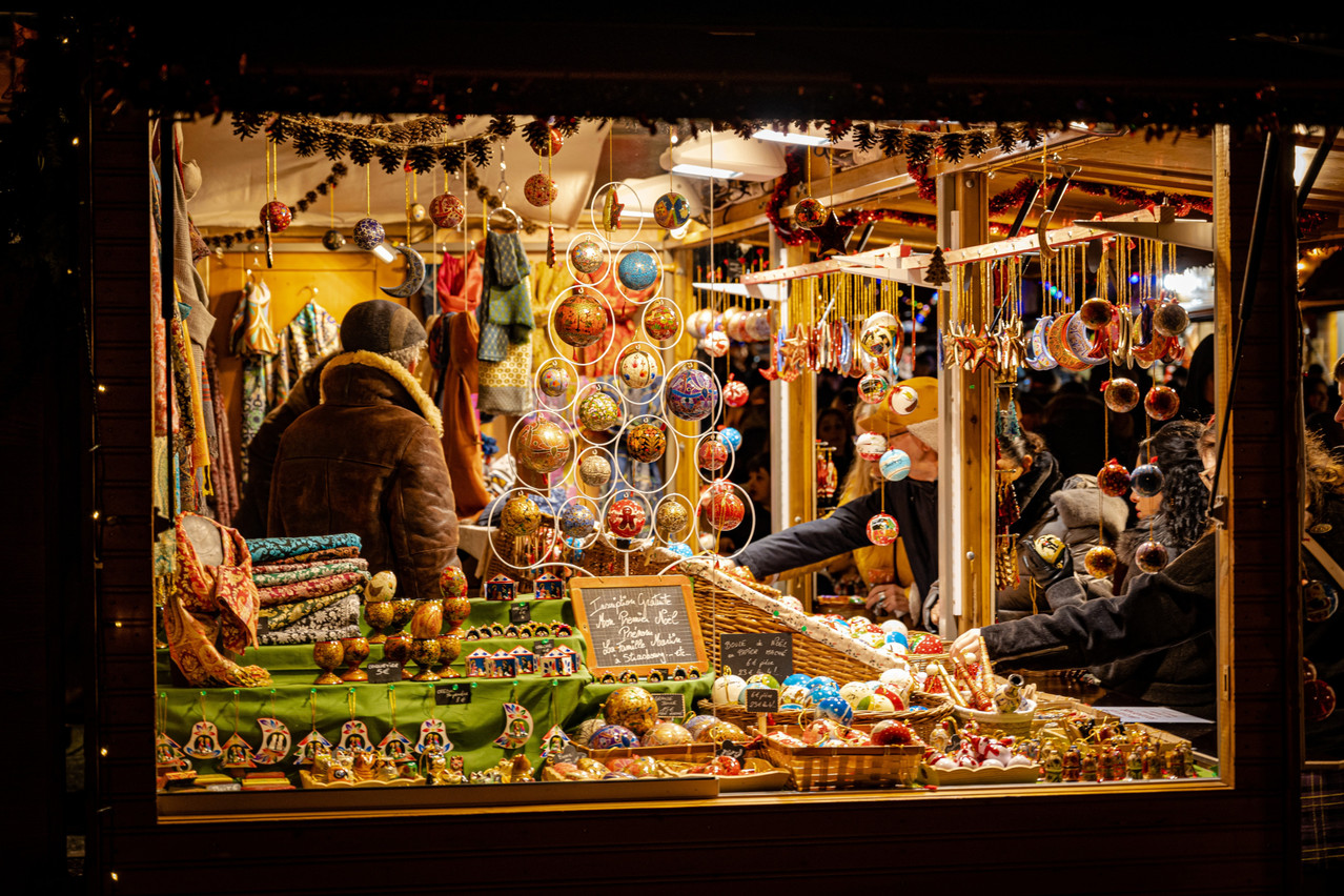More than 300 wooden stalls fill the historic centre around Strasbourg’s cathedral and Place Kléber, offering Alsatian specialties, handcrafted gifts and mulled wine. Photo: Shutterstock