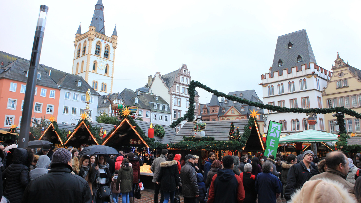 Trier’s Christmas market takes place in the Hauptmarkt and in front of the cathedral. Photo: Shutterstock