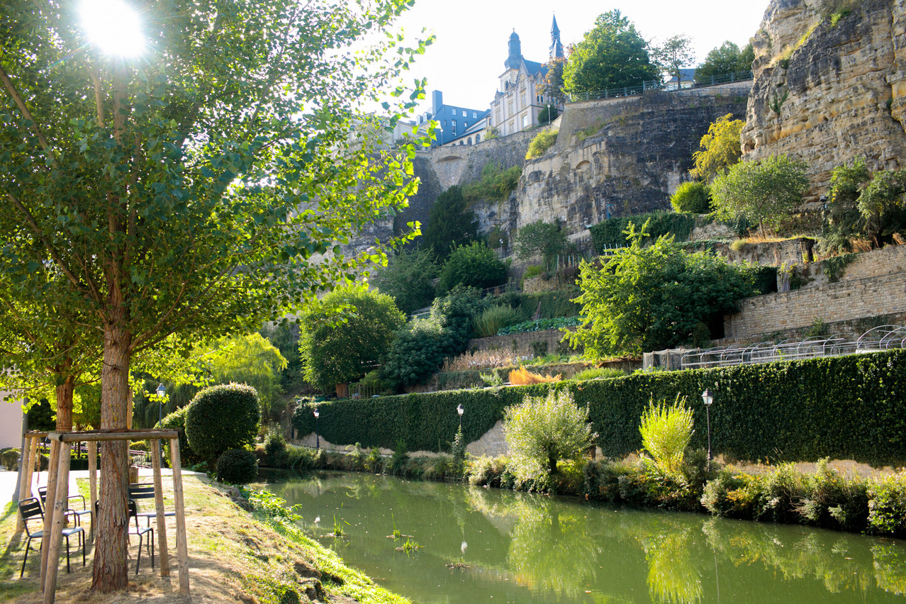 From the shores of Lake Esch-sur-Sûre to the banks of the Alzette, the Grand Duchy is full of perfect spots for a picnic. Photo: Matic Zorman/Maison Moderne/archives