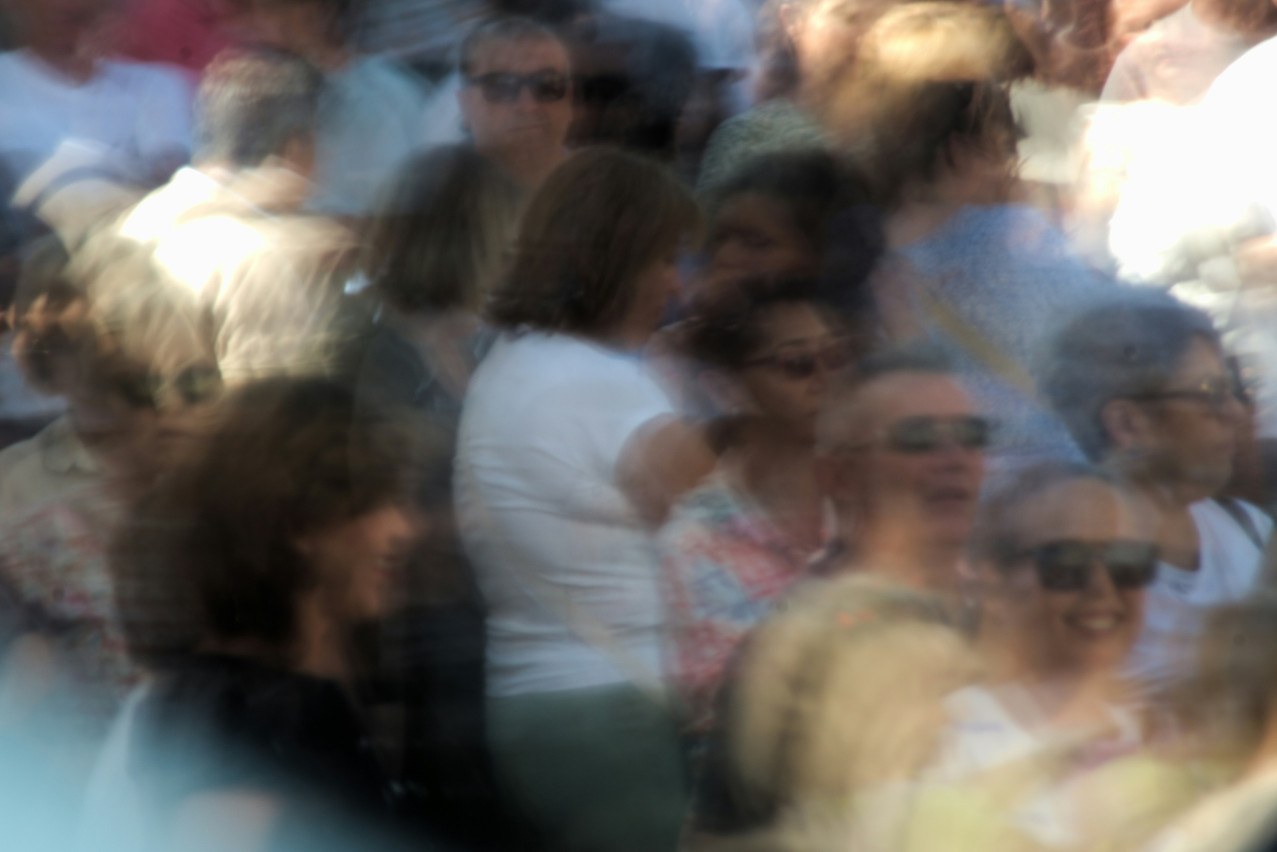 Experts warn against “financial abuse”, which involves controlling or restricting a person’s economic resources. Photo: Unsplash