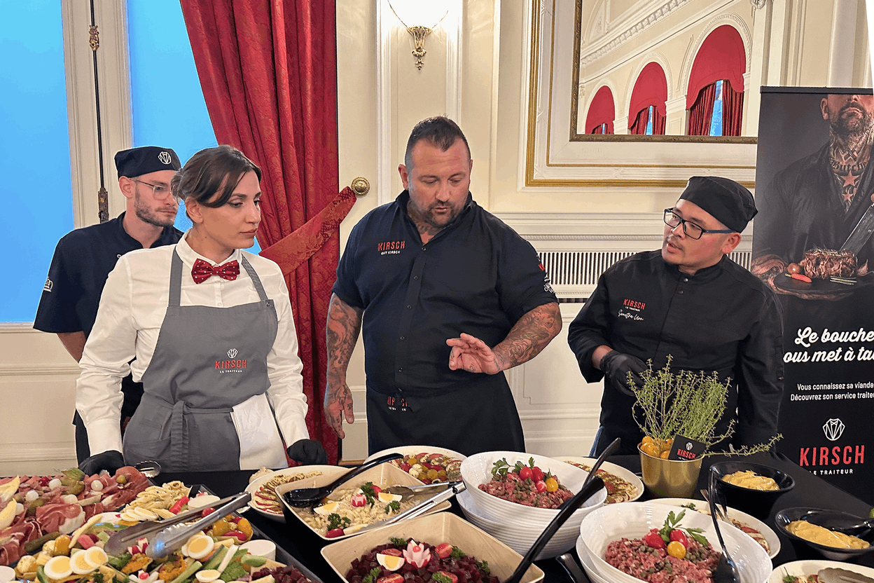 Guy Kirsch and Sonetra Uon, for a final check. Cercle Cité, Luxembourg. ©KirschLeTraiteur