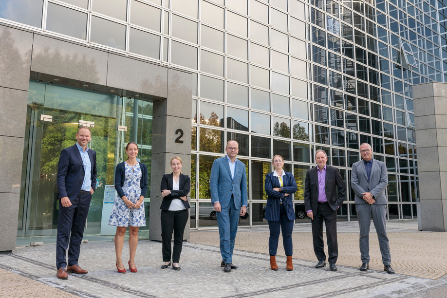 Marc Magniez, Anne Majerus, Patricia Schneberger, Tom Wirion, Hanna Meyer, Marc Gross and Gilles Reding form the new management committee of the Chamber of Crafts. (Photo: Jan Schwarz/ThePhotonauts)