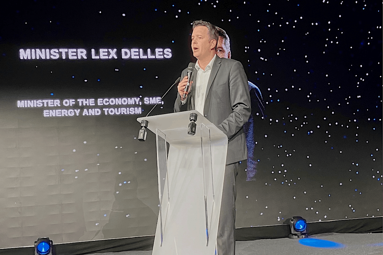 Lex Delles took the opportunity at Nexus Luxembourg 2026 to announce that Fit 4 Start would be open to defence tech start-ups from its 17th edition onwards. (Photo: Marc Fassone/Paperjam)