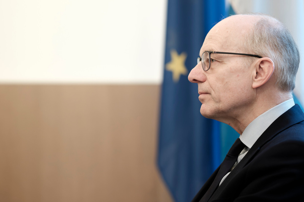 Luc Frieden explains that the social partners represented on the ESC had “divergent views on this socio-economic and financial situation”, to the extent that this reportedly resulted in “a dilution of the substance of an opinion that was supposed to be consensual”. (Photo: Jan Hanrion/Paperjam)