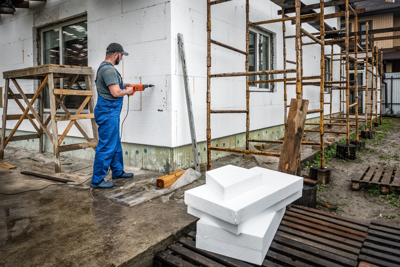With energy prices soaring, specialist trades – electrical installations, plumbing, heating, air conditioning and finishing works – account for 75 per cent of construction activity as measured by the ECB. (Photo: Shutterstock)