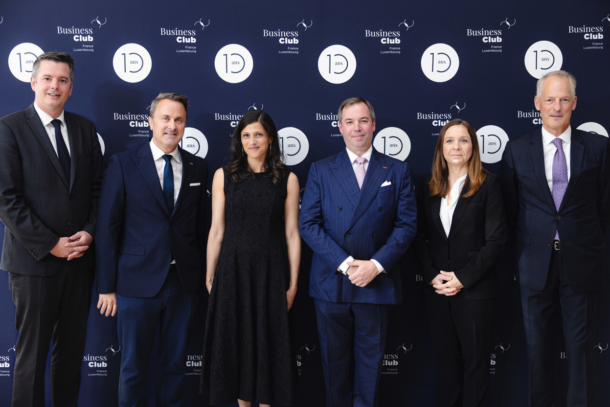Lex Delles, Minister for the Economy; Xavier Bettel, Deputy Prime Minister; Éléonore Caroit, Minister attached to the Minister for Europe and Foreign Affairs, HRH Grand Duke Guillaume, Stéphanie Obertin, Minister for Digitalisation, and Philippe Schaus, President of the BCFL. (Photo: Maison du Grand-Duc)