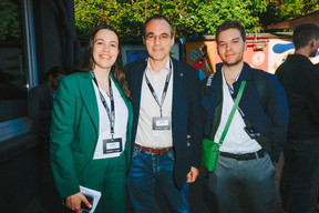 Lara Bertemes (Ministère de l'Environnement, du Climat et de la Biodiversité), Claude Bertemes and Tobias Andrzejewski. Photo: Julian Pierrot/Paperjam
