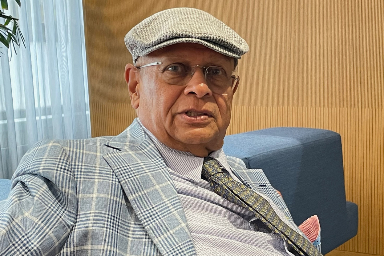In  an interview on 3 June 2026 at the ESM premises, Marti Subrahmanyam, professor at NYU Stern School of Business, described the "comic" issuance of a $250 currency note featuring the president’s likeness as an indicator of systemic decline.  Photo: Sylvain Barrette
