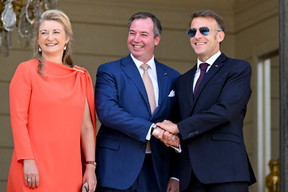 Brigitte Macron and Emmanuel Macron, president of the French Republic, welcomed Grand Duke Guillaume and Grand Duchess Stéphanie for another courtesy visit. (Photo: Frédéric Sierakowski/SIP)