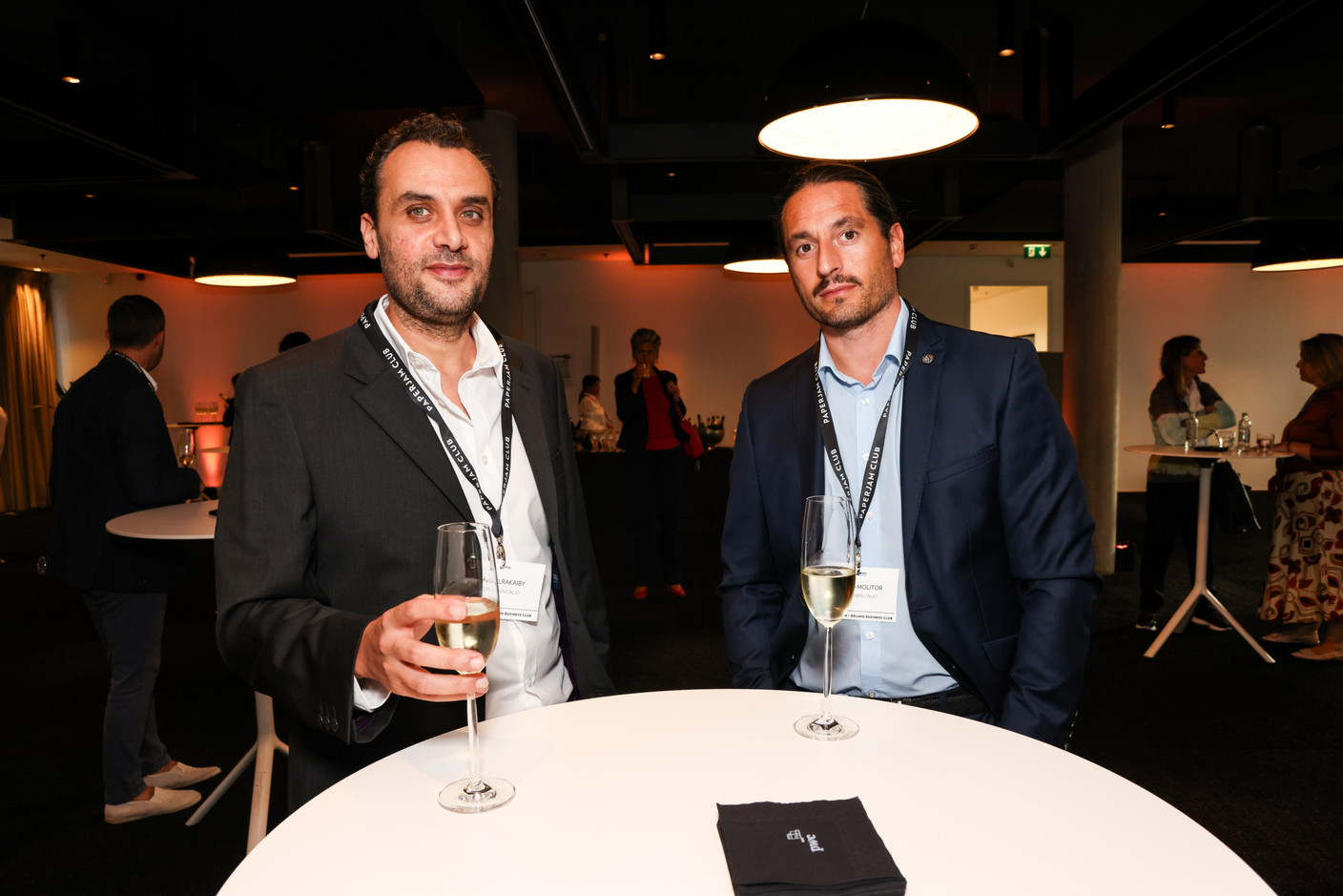 Yehia Elrakaiby (Confidencial.io) and Jeremy Molitor (Northern Trust), at the debate amongst leading political candidates at PwC Luxembourg on 19 September 2023. Photo: Eva Krins / Maison Moderne