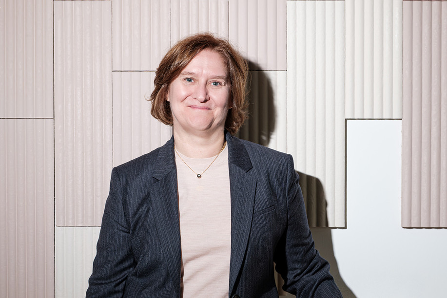 “As a reinsurer, we may not interact directly with individual policyholders, but we support insurers who do—by sharing our knowhow and taking part of their risk,” Annick Felten, general manager of Swiss Re Europe, explains. (Photo: Patricia Pitsch/Paperjam)