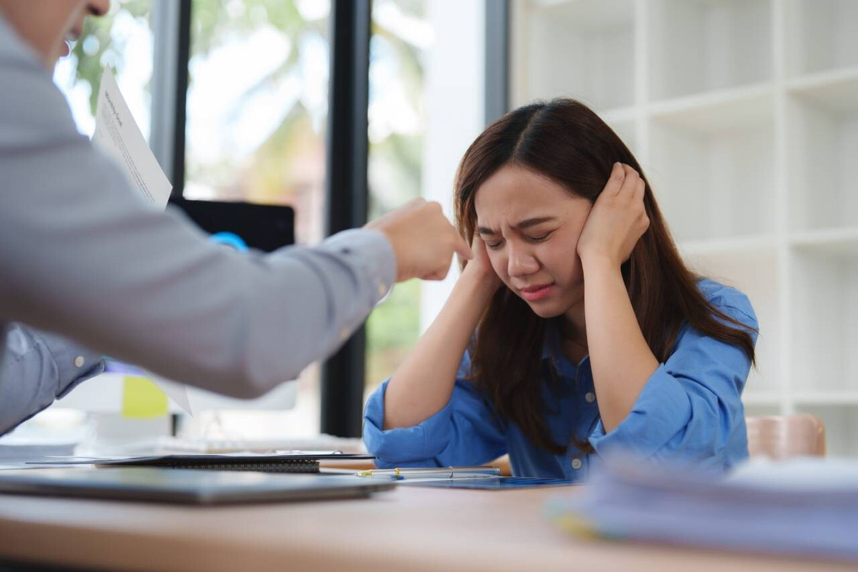 The ITM recorded 216 complaints of psychological harassment in 2025. The retail, healthcare and finance sectors were the most affected. (Photo: Shutterstock)