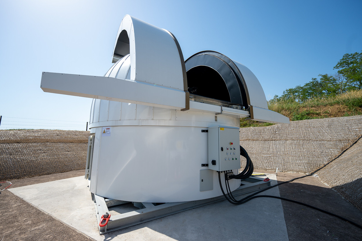 The Beluca 080 Optical Ground Station is ready at Hitec in Mamer. Fitted with an invisible laser beam and operating for just a few minutes each night, it can securely transmit next-generation encryption keys. (Photo: Hitec)