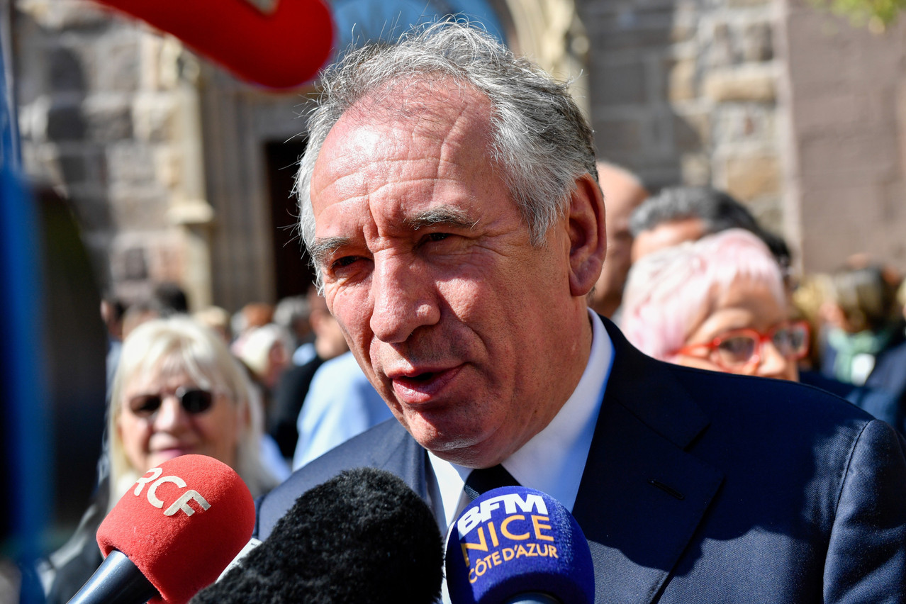 Emmanuel Macron will bring François Bayrou's government together at the Élysée Palace on 3 January for the first meeting of the Council of Ministers.  Photo: Shutterstock