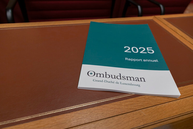 Massive delays, overcrowded housing, and persistent inflexibility: the Ombudsman’s 2025 report paints a stark picture of the shortcomings within the Luxembourg administration, despite efforts to modernise it. (Photo: Parliament)