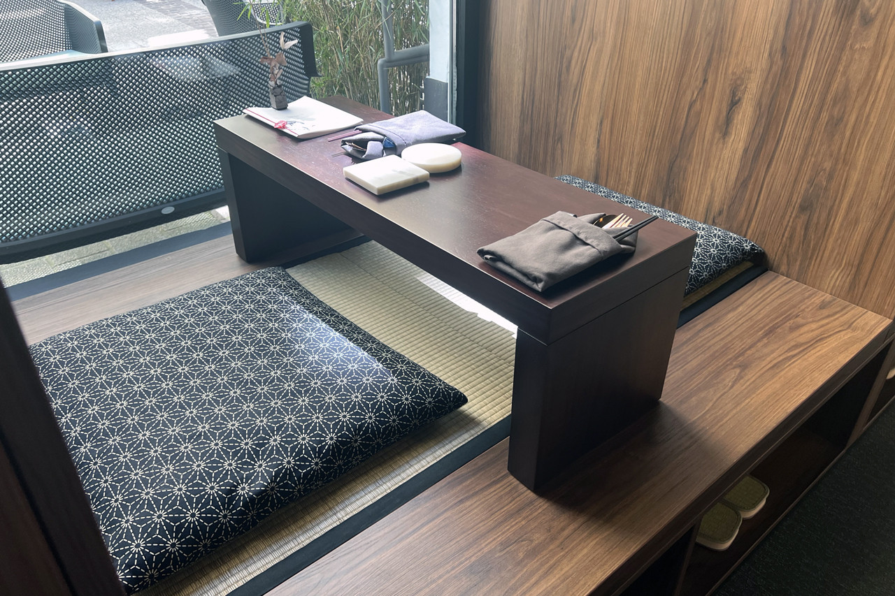 The establishment offers traditional seating on tatami mats. Photo: Emilio Naud