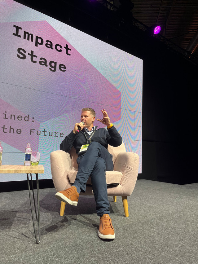 Founder and CEO of Shiftgears, Anton Abashkin discussed how AI can support mobility services and customer interactions, stressing that technology should “empower people” rather than replace them. Photo: Paperjam